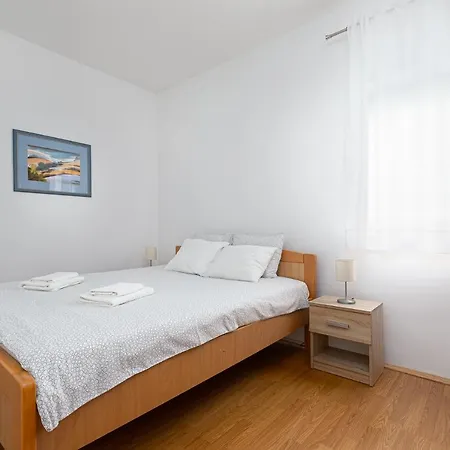 Sofia - With Wi-fi & Parking Place * Poreč